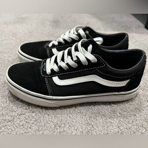 Vans Ward black and white suede canvas sneakers